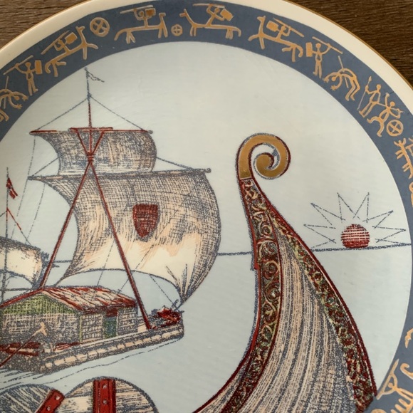 Decorative Nautical Plate with Ship Design - Picture 5 of 10